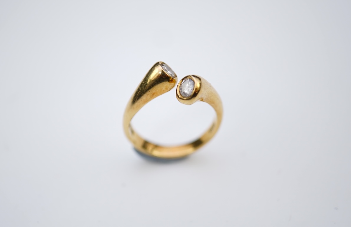A diamond torque ring